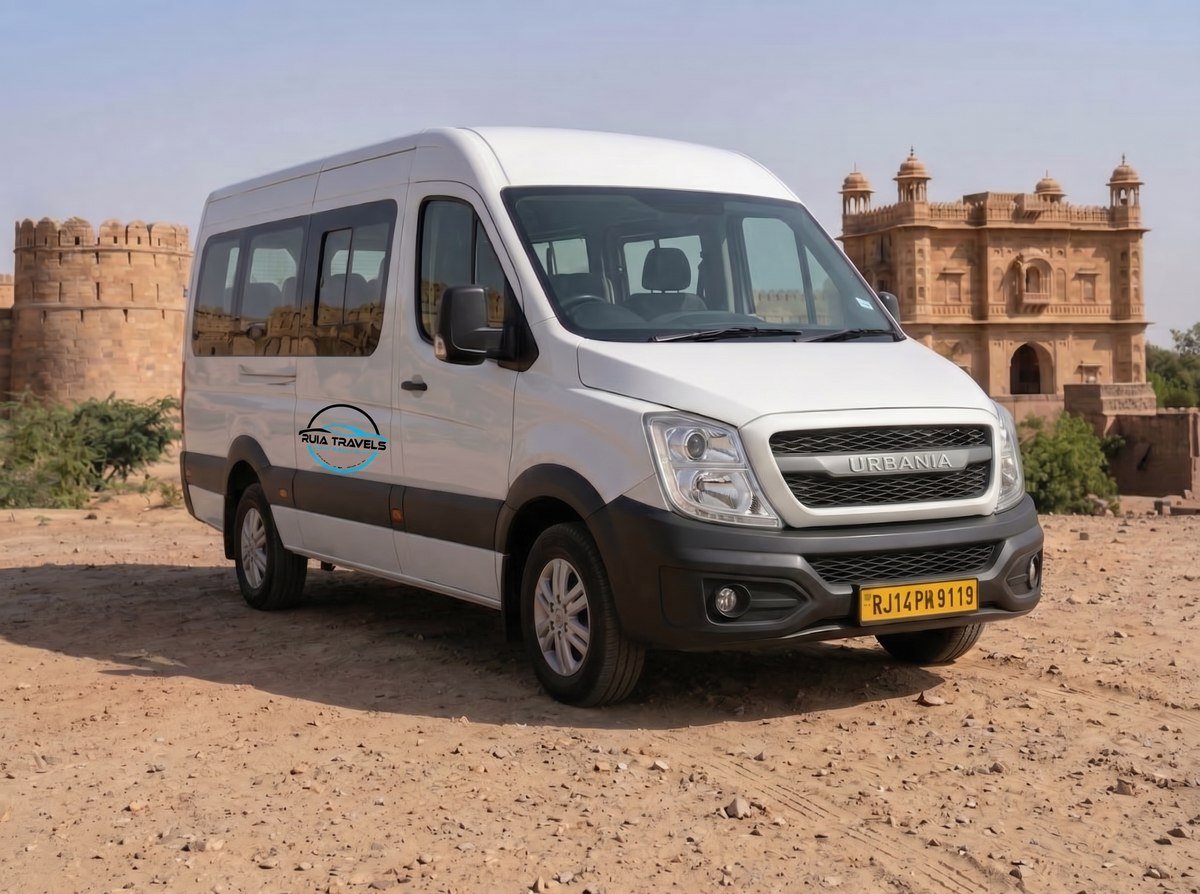 Force Urbania parked near a Rajasthan fort on the way to Jaisalmer